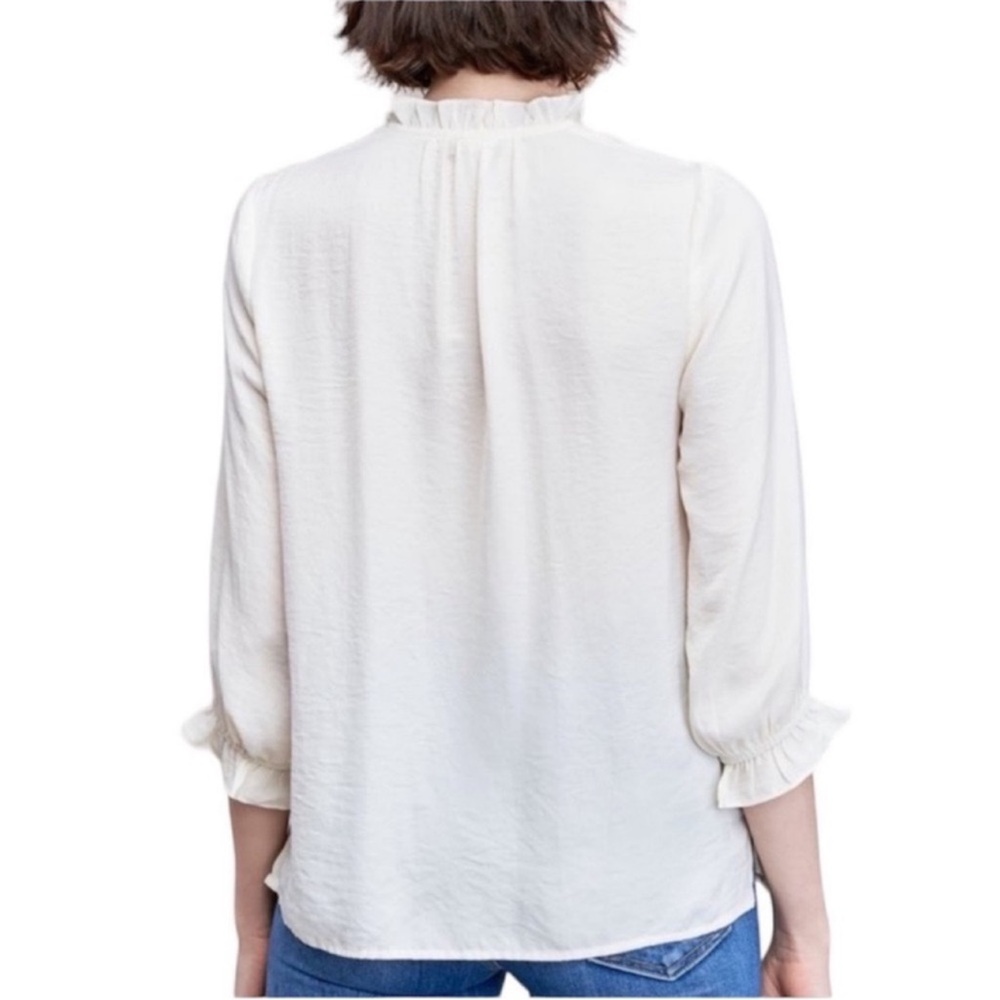 Split Neck, Ruffle Trim, Blouse, in an Ivory cream color NWT Women’s Size Large - Picture 4 of 9